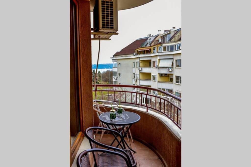 Sea View Apartment Next To Sea Garden And Beach Warna Exterior foto